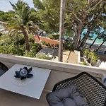 Beachfront Deluxe Bed & Breakfast