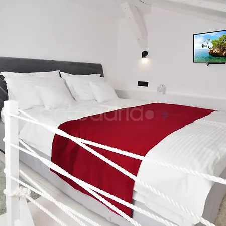 Beachfront Deluxe マカルスカ