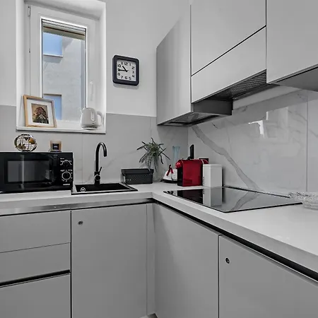 Beachfront Deluxe 4* Makarska