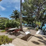Beachfront Deluxe 4*