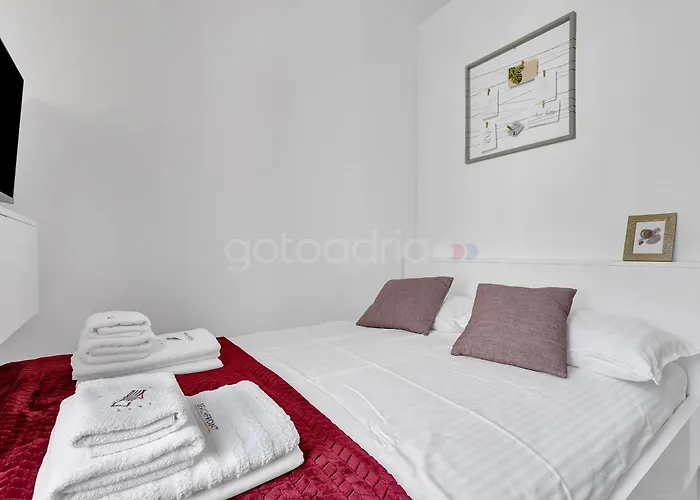 Bed & Breakfast Beachfront Deluxe 4*