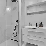 Beachfront Deluxe Oda ve Kahvaltı 4*