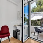 Beachfront Deluxe 4*