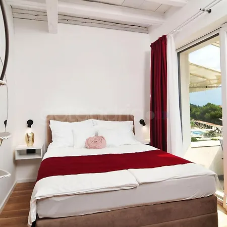 Beachfront Deluxe