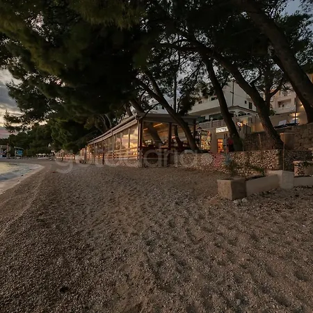 Beachfront Deluxe 4* Makarska