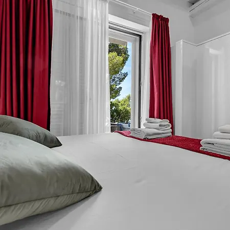 Beachfront Deluxe 4* Makarska