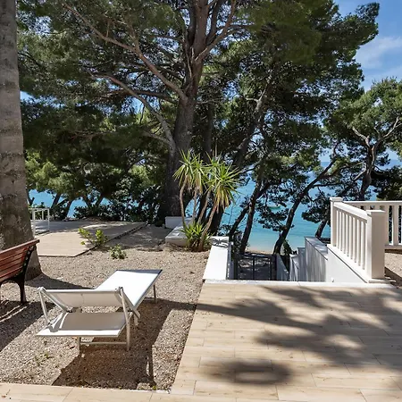 Beachfront Deluxe Couette-café 4*