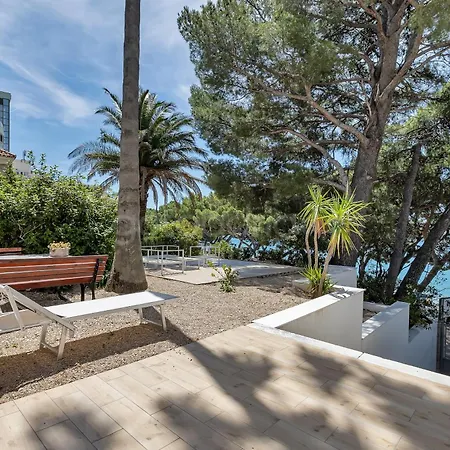 Beachfront Deluxe Couette-café Makarska